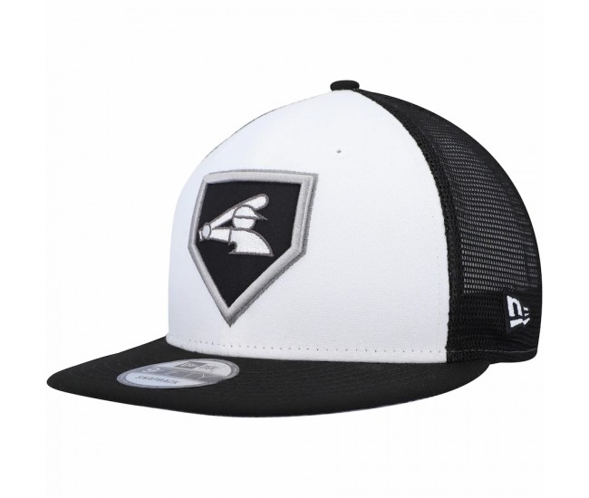 Chicago White Sox Men's New Era White/Black 2022 Clubhouse Trucker 9FIFTY Snapback Hat