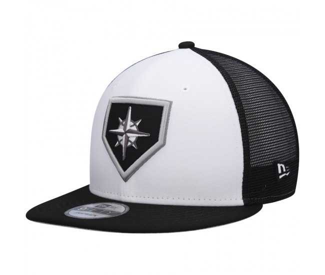 Seattle Mariners Men's New Era White/Black 2022 Clubhouse Trucker 9FIFTY Snapback Hat