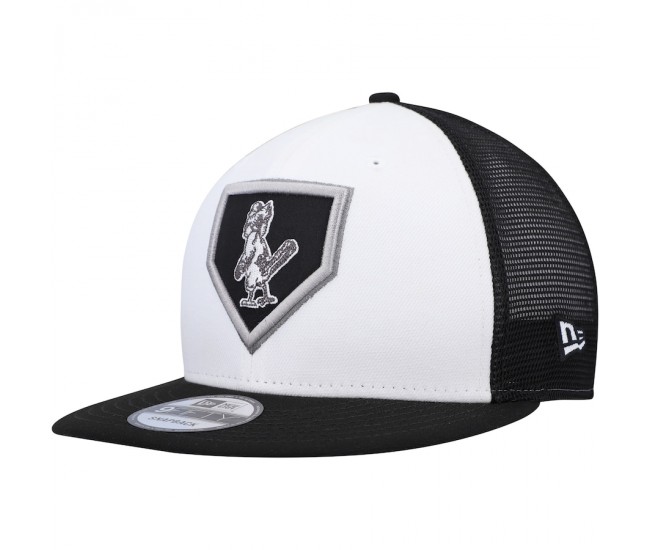 St. Louis Cardinals Men's New Era White/Black 2022 Clubhouse Trucker 9FIFTY Snapback Hat